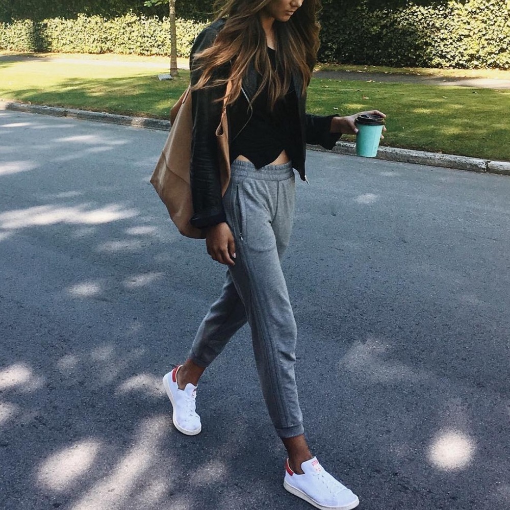 Lululemon grey jogger with pockets size 2